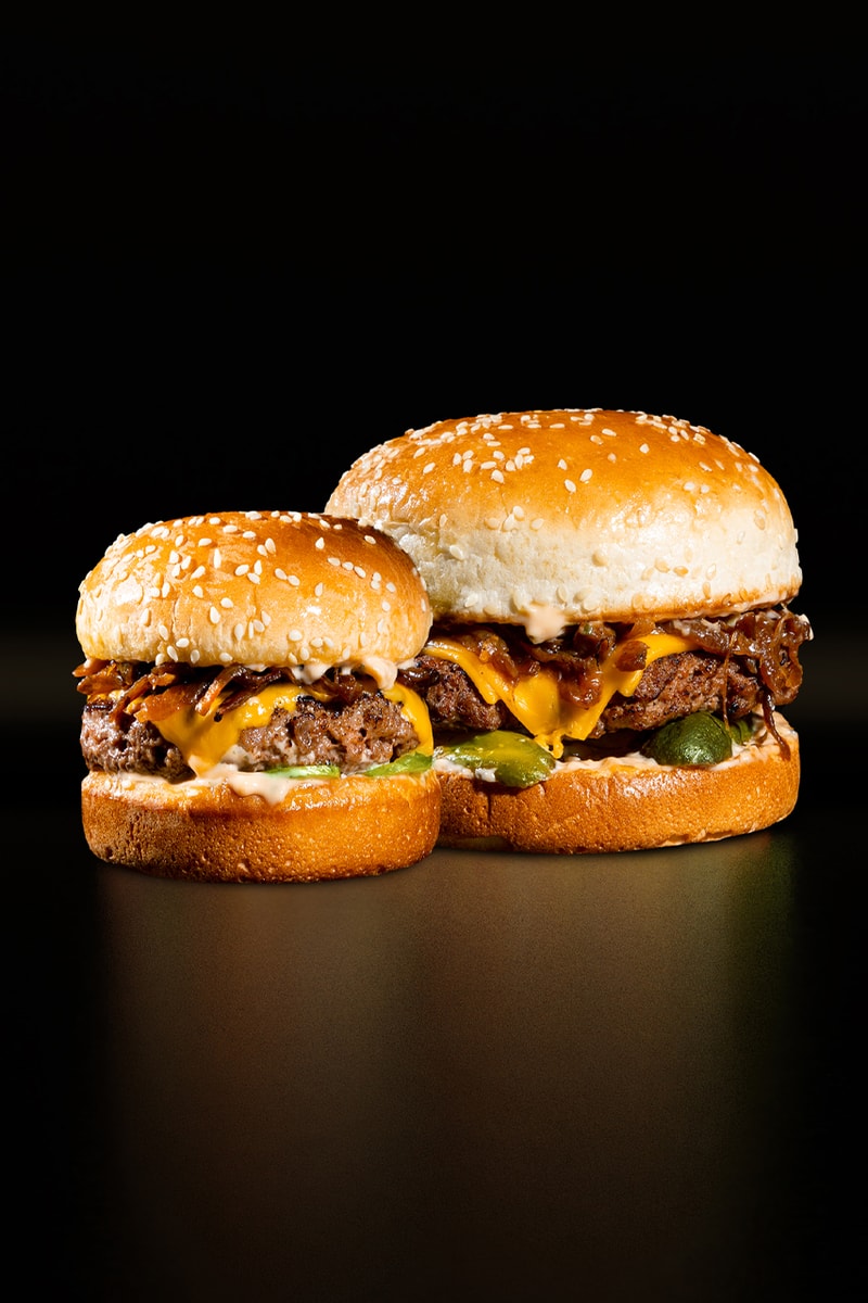 Lawless Burgerbar Rayakan 5 Year Anniversary lewat 'Junior Burgers'