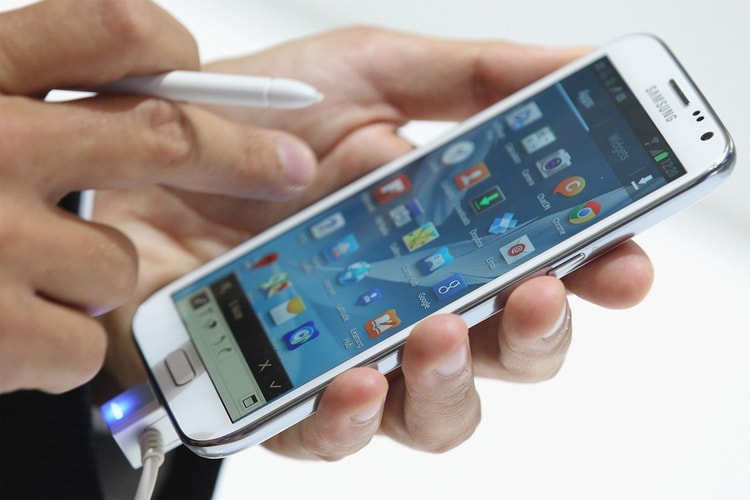 Samsung Berencana Hilangkan Charger dan Kabel USB dari Box Smartphone