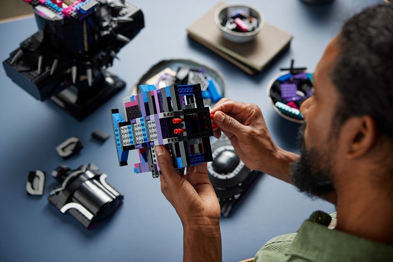 Black Panther Hadir dalam Life-Size Bust LEGO 