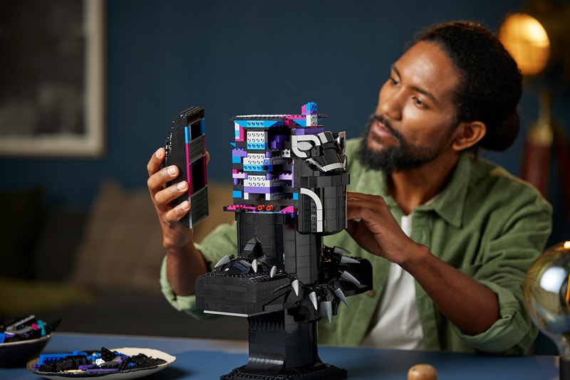 Black Panther Hadir dalam Life-Size Bust LEGO 
