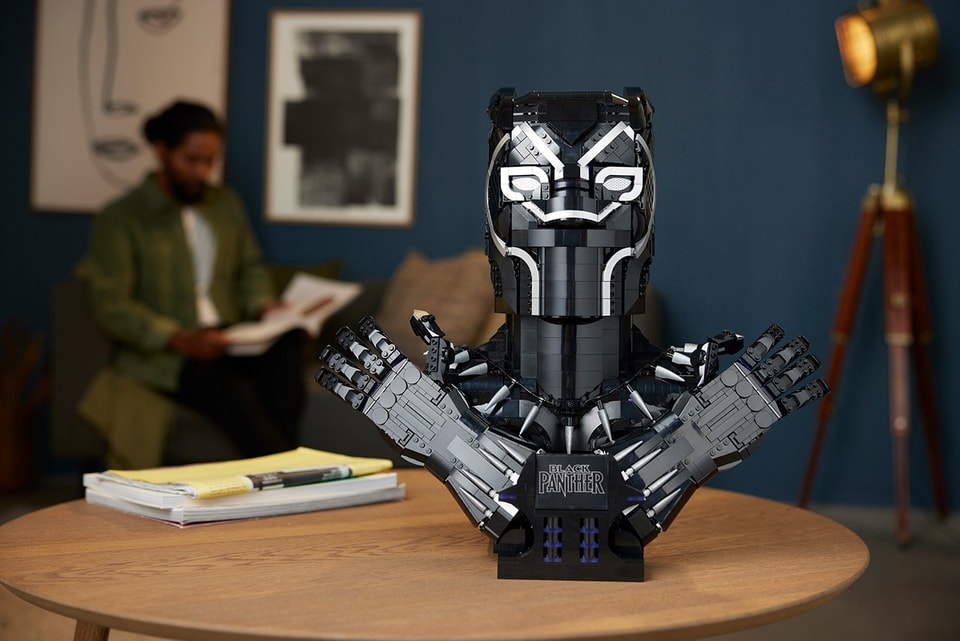 Black Panther Hadir dalam Life-Size Bust LEGO