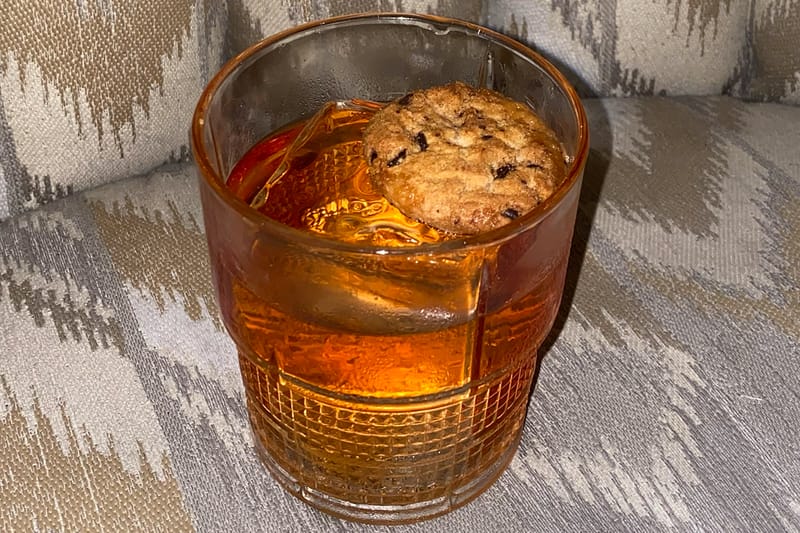 Rayakan ‘Internasional Negroni Week 2022’ Bareng Lucy In The Sky