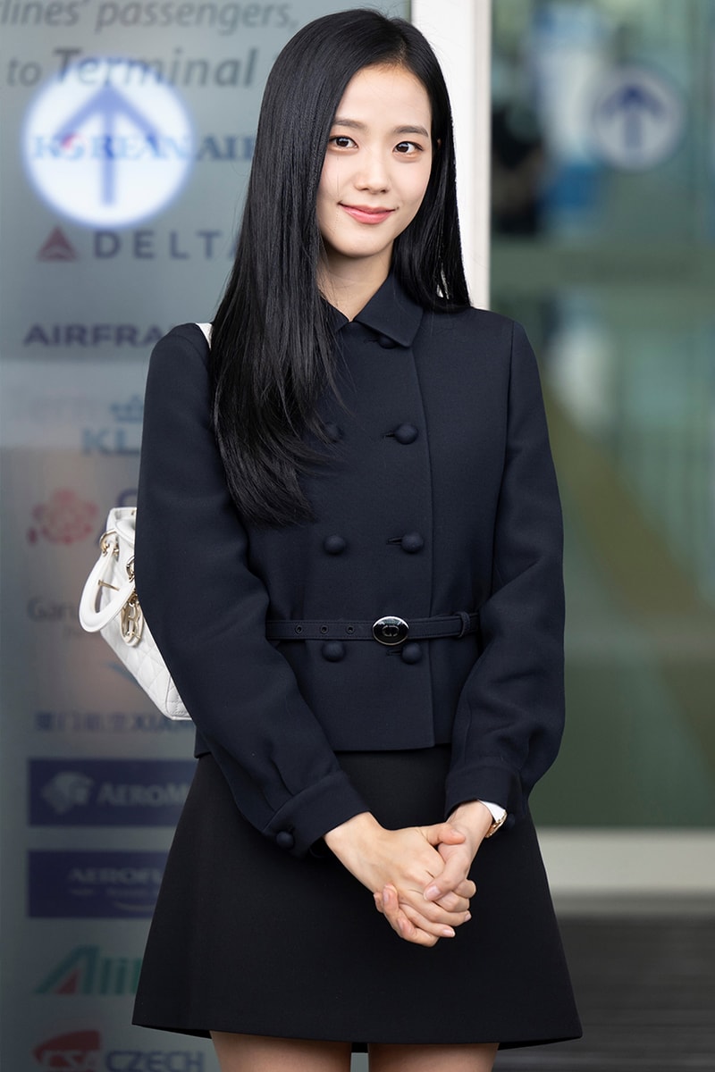 Tampilan Dior Fashion Airport dari Jisoo & Cha Eun Woo