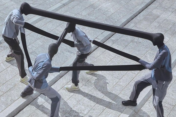 Jean-Luc Ambridge Persembahkan Koleksi FW22, "Entangled"