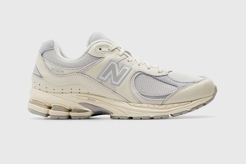 HBX Exclusive Giveaway New Balance 2002R "Mirage Grey" dan "White"