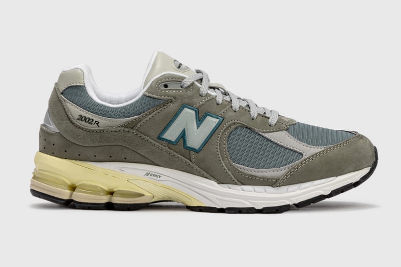 HBX Exclusive Giveaway New Balance 2002R "Mirage Grey" dan "White"