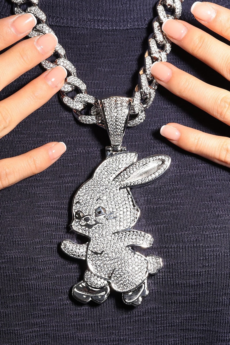 Jiwon Choi Membuat Custom Jewelry untuk NewJeans