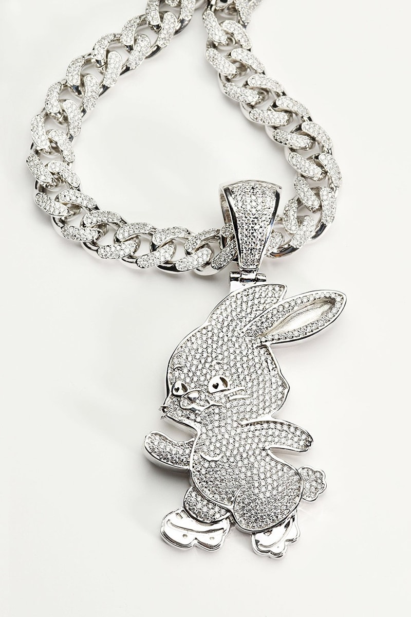 Jiwon Choi Membuat Custom Jewelry untuk NewJeans