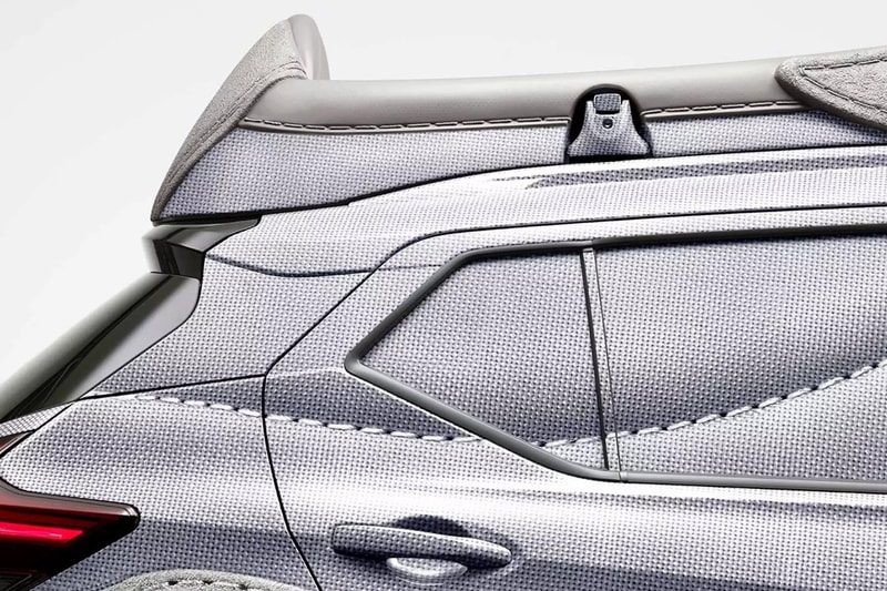 Nissan dan New Balance Bikin Mobil Sneakers