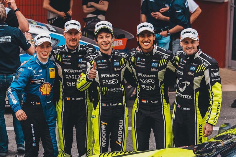 Sean Gelael dan Valentino Rossi Naik Podium Dubai 24 Hours Race