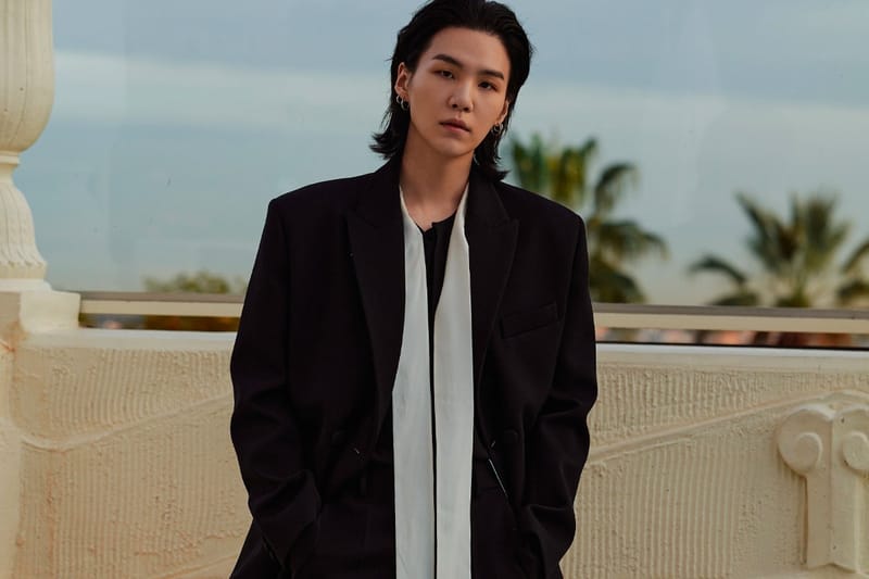 Valentino Menunjuk SUGA BTS Sebagai Brand Ambassador Terbaru