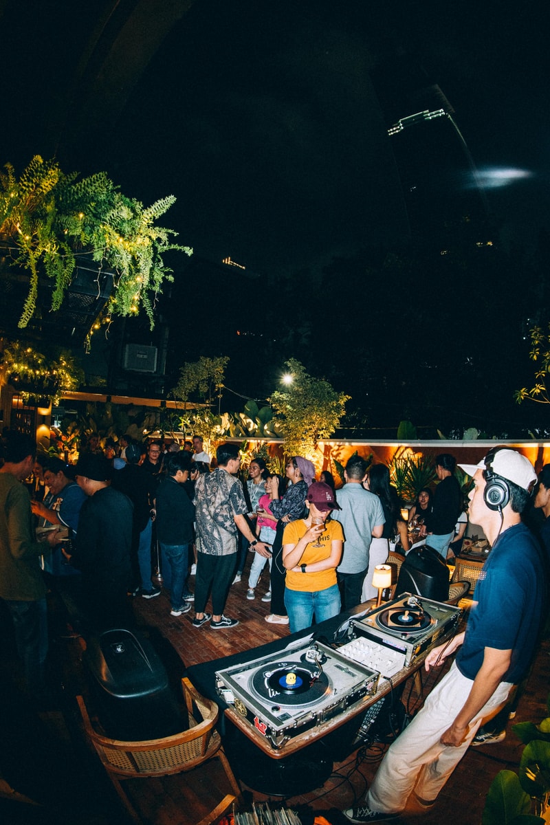 Kehangatan DWNTWN “Frontyard Friday” Bareng Blacksand Brewery Canggu