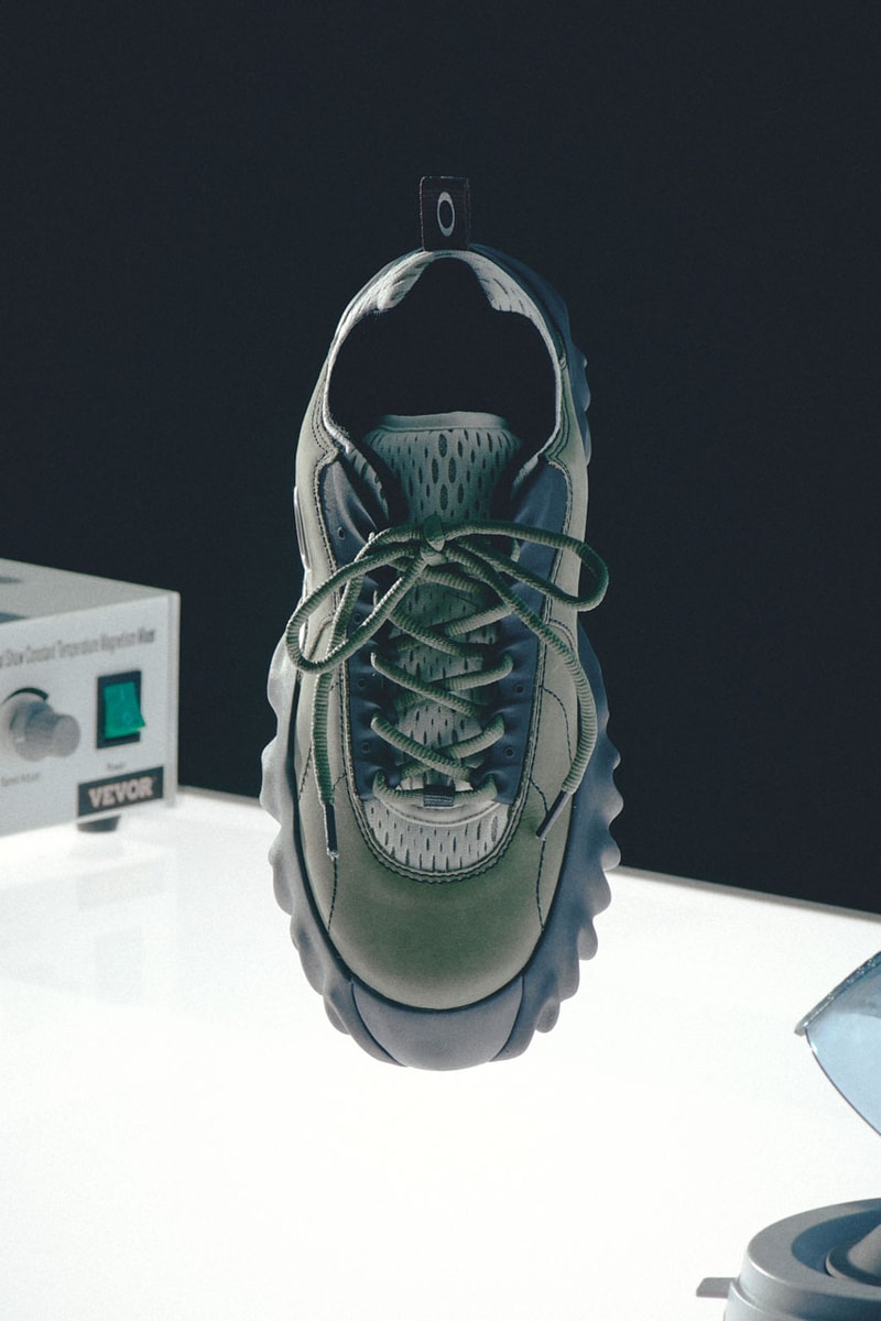 Oakley Factory Team dan Brain Dead Kreasikan Sneaker Chop Saw