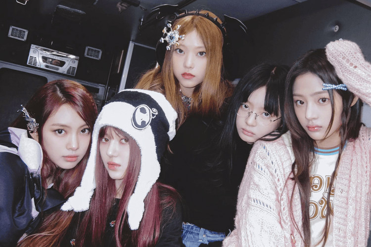 NewJeans Bakalan Rilis Lagu Bareng Jon Batiste, JID, dan Camilo