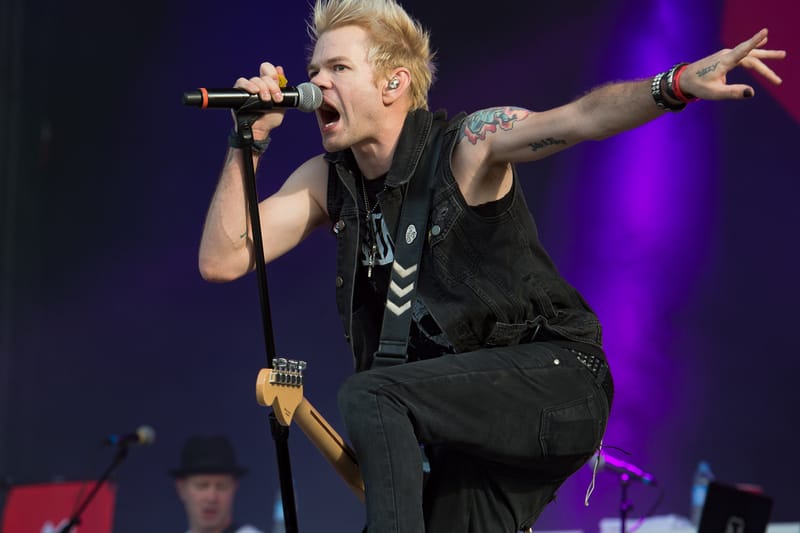 Sum 41 Bubar Setelah 27 Tahun