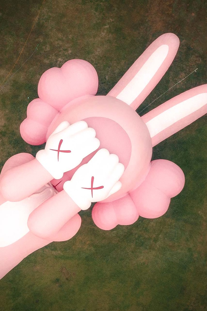 World Tour Vinyl Figure ‘KAWS:HOLIDAY' Hadir di Indonesia