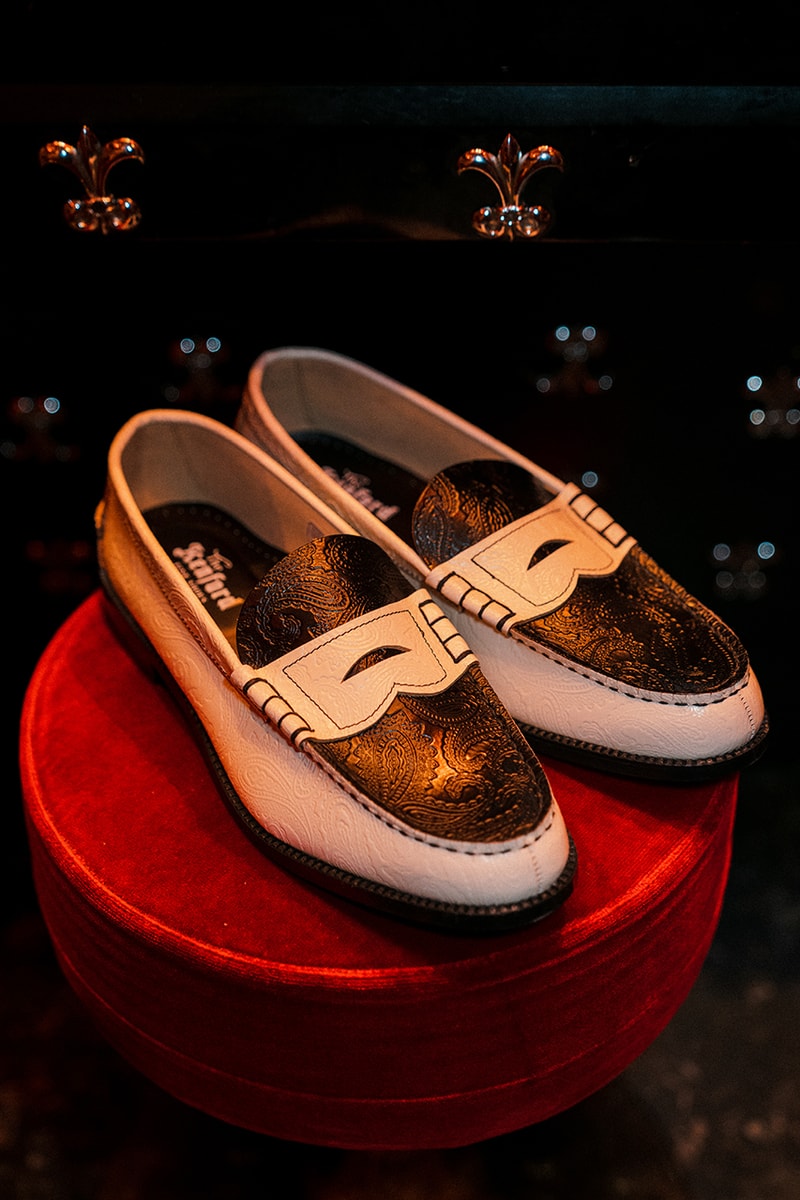 Kenford Fineshoes Collab Bareng ZODIAC Buat Rilis "White Black Paisley" Loafers