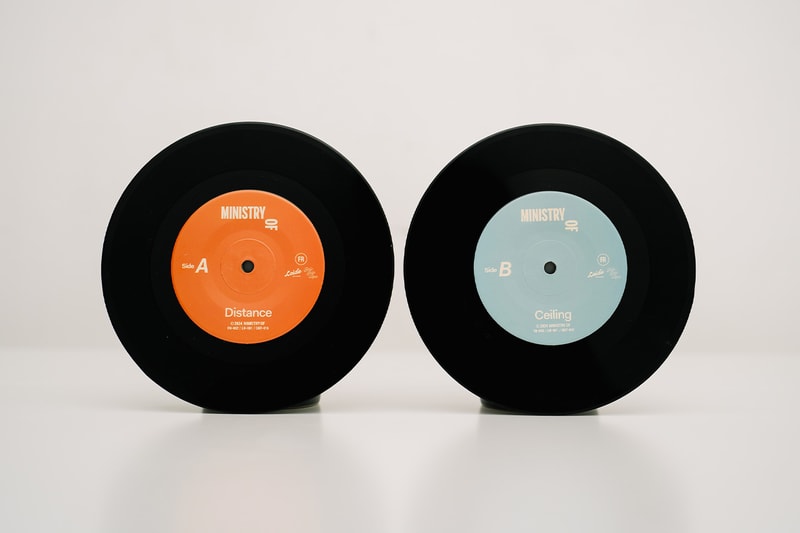 Ministry Of Ngerilis Single “Distance” dan “Ceiling” Dalam Format Vinyl 7 Inch
