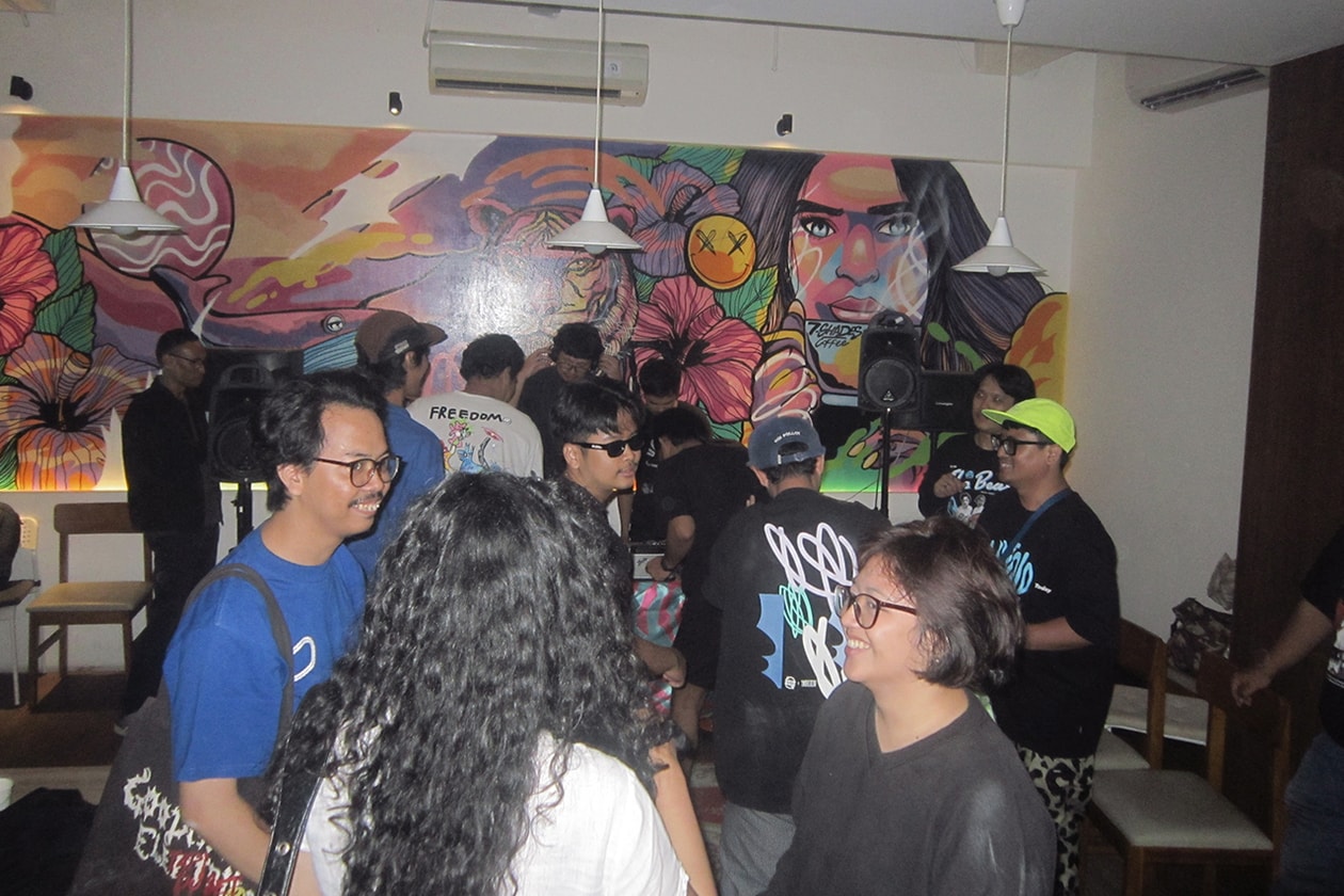 Tivitiviantv dan Holiday A.T.A.U Ceramic "Room" Exhibition