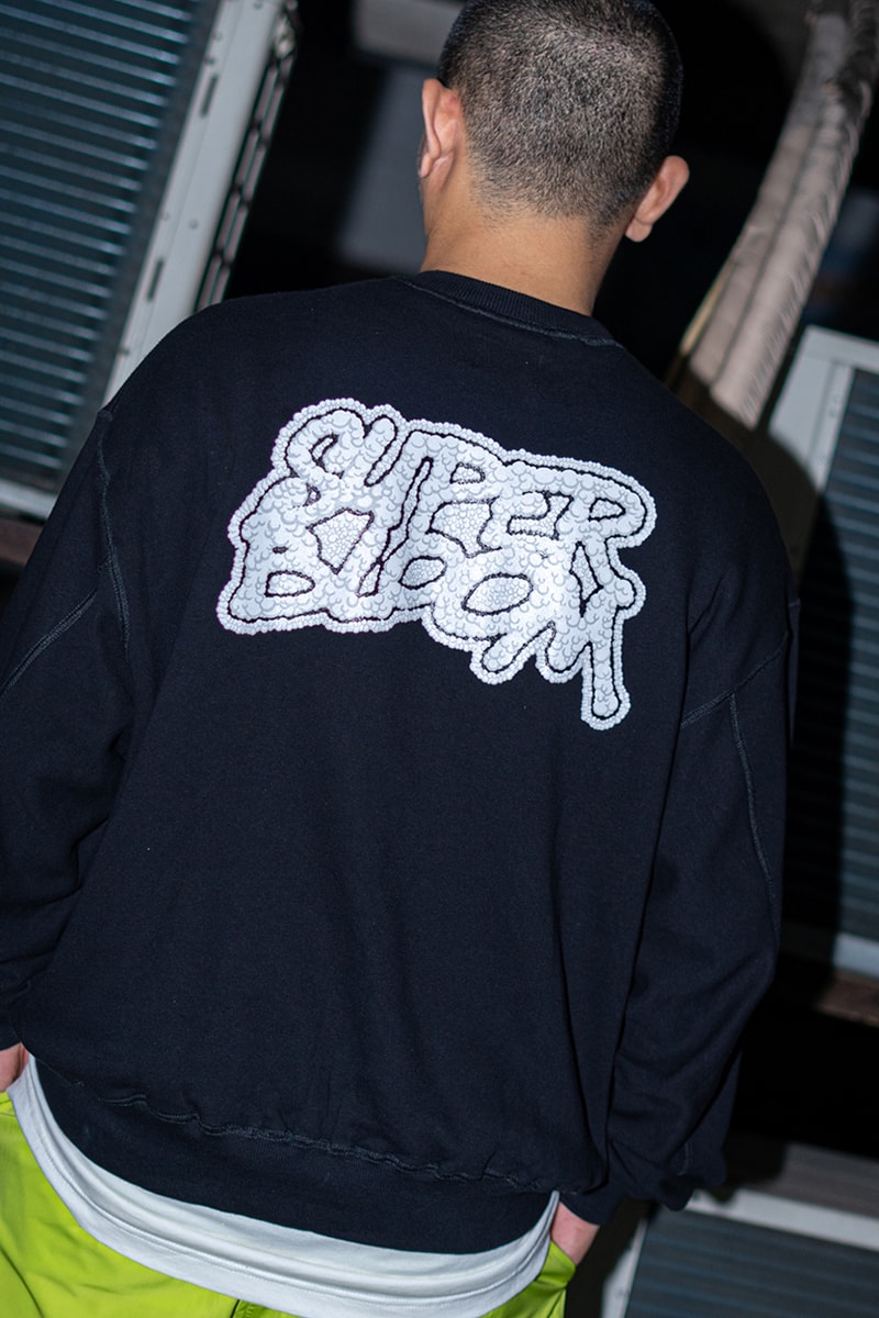SUPERBLOOM Ngetwist Signature Logo Mereka di Koleksi Terbaru