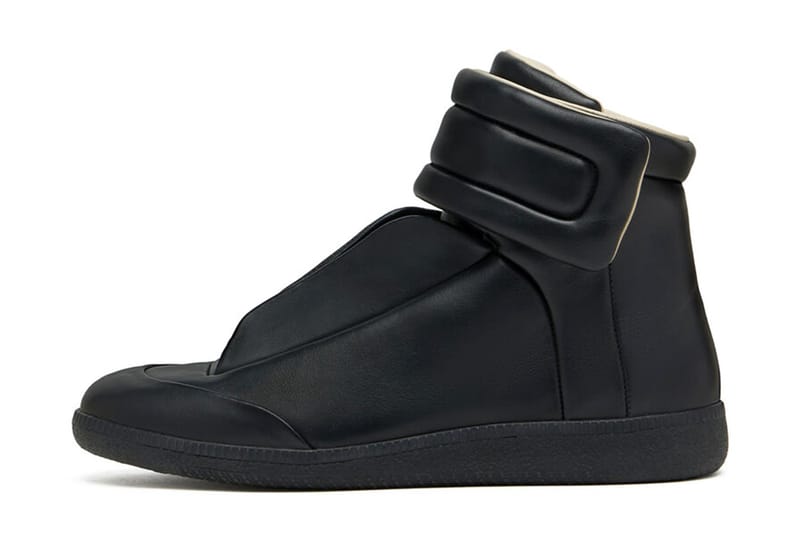 Maison Margiela Future Sneaker kembali hadir dalam nuansa monokrom