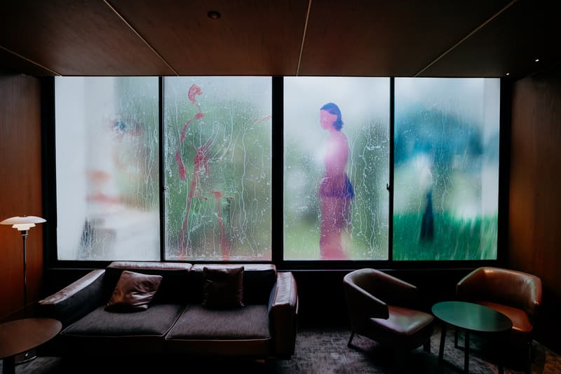 Pameran “Out of Home” dari Hilarius Jason: Eksplorasi Memori di Bar Kotak