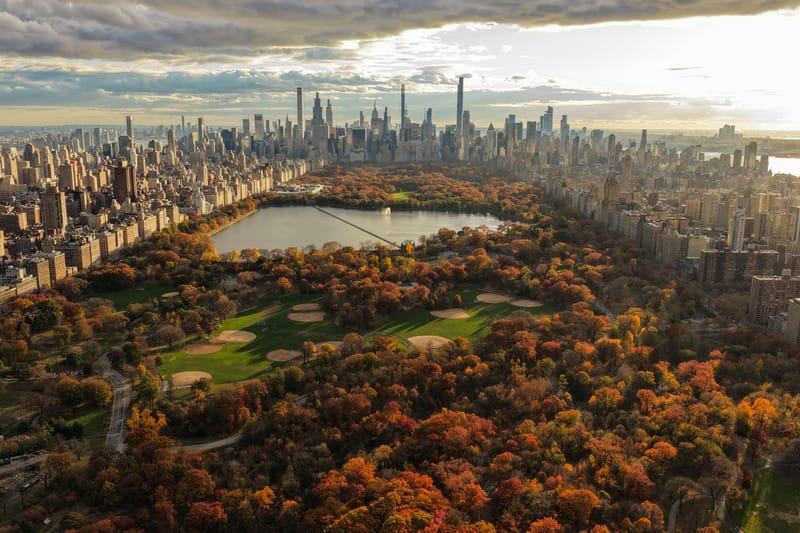 Louis Vuitton Gelar Cruise 2027 di New York City