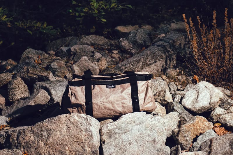 Tas duffel Toolbox dari norda kini hadir dalam varian warna "Cinder"