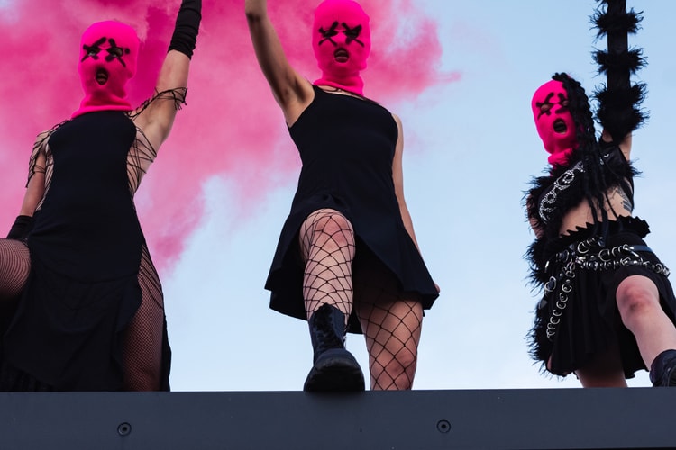 Pussy Riot Ditetapkan sebagai “Organisasi Ekstremis” oleh Kementerian Kehakiman Rusia