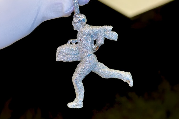 Intip Lebih Dekat Kalung ‘Marty Supreme’ Iced Out Milik Timothée Chalamet