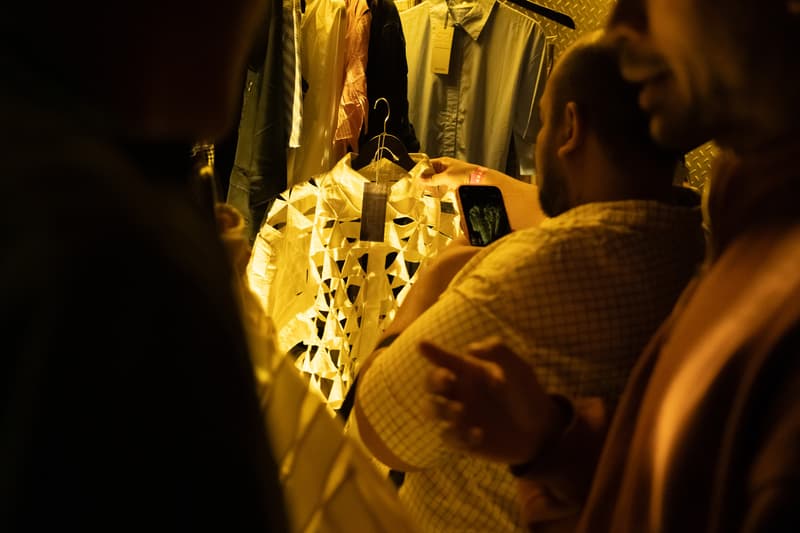 Two Stitches Rilis Koleksi SWARMPOLIS dengan Screening Sinematik di KRAPELA