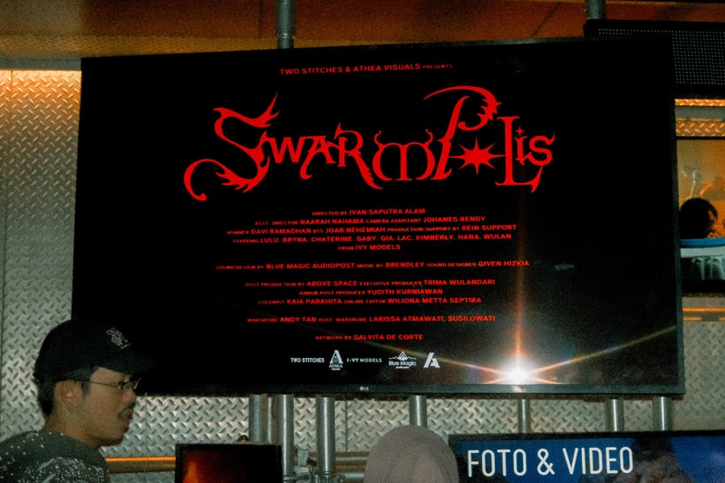 Two Stitches Rilis Koleksi SWARMPOLIS dengan Screening Sinematik di KRAPELA