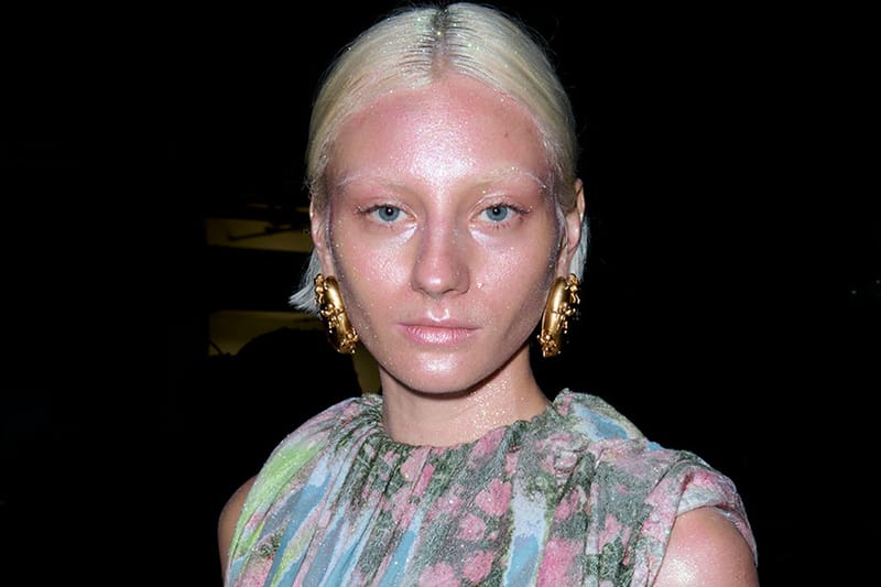 Glitter-Dusted Grime Jadi Sorotan Utama di Runway Diesel FW26