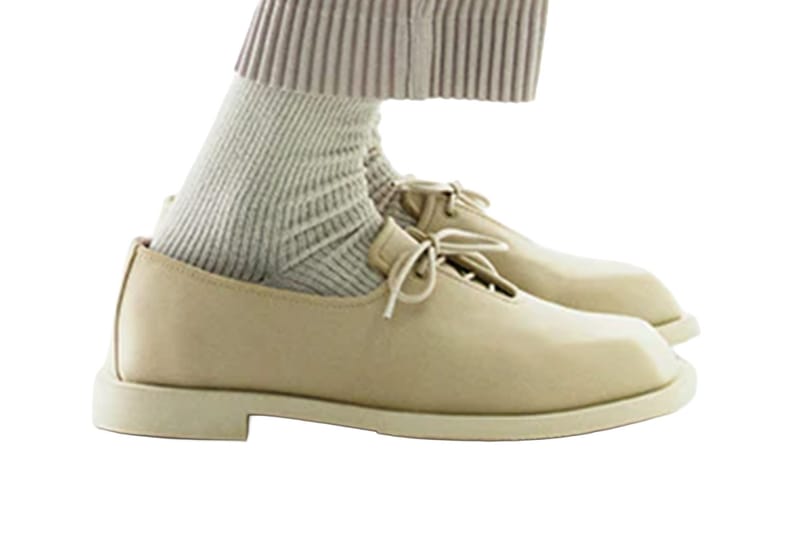 HOMME PLISSÉ ISSEY MIYAKE Luncurkan Sepatu Baru CIOCCOLATO