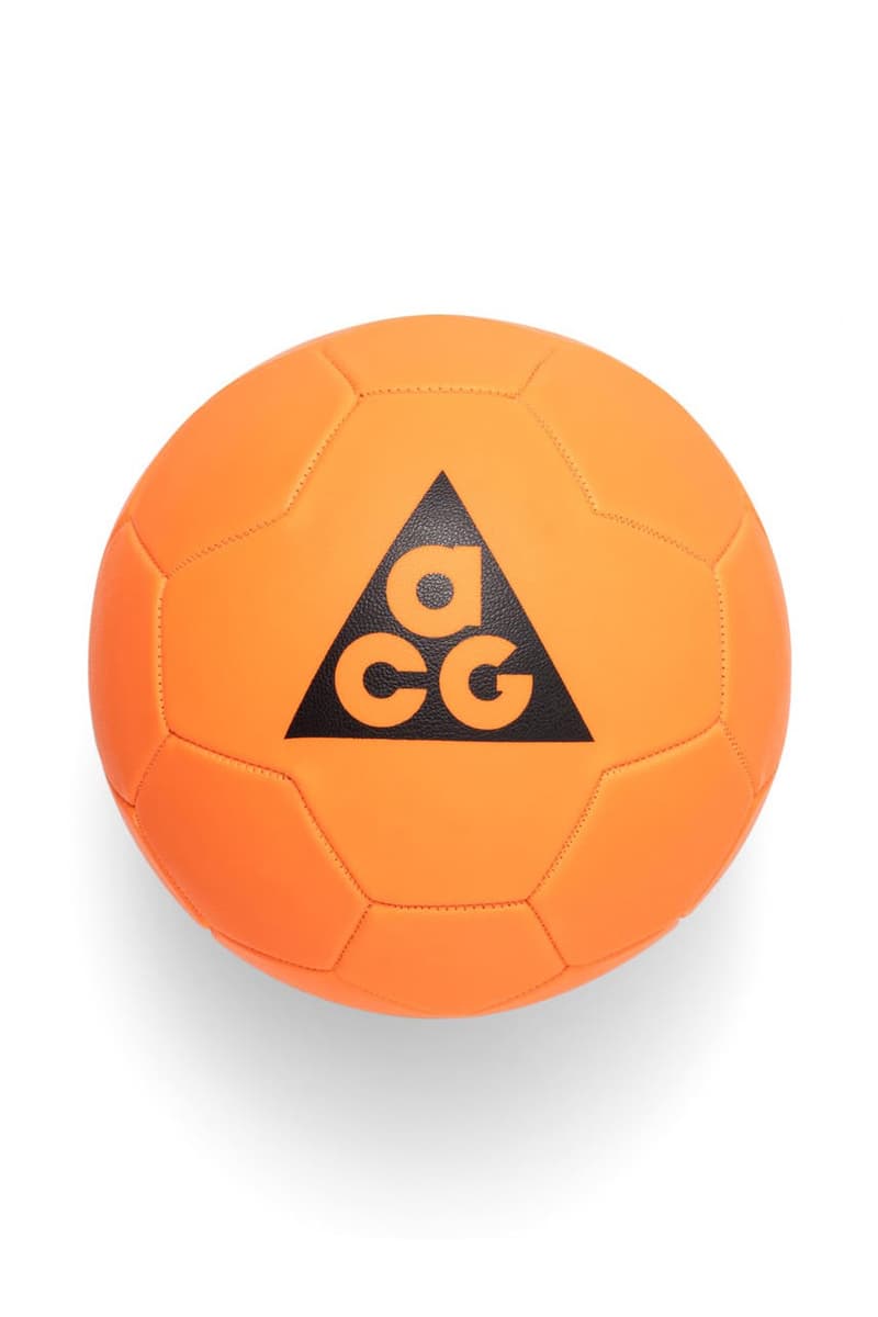 Nike Bikin Portable Stadium Kit Buat Main Sepak Bola di Lokasi Apapun