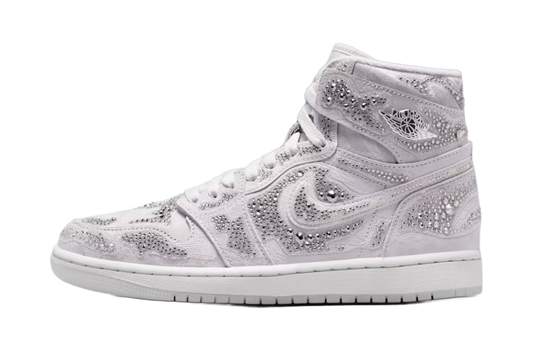 Jordan Brand Lapisi Air Jordan 1 High dengan Kristal Swarovski Super Mewah