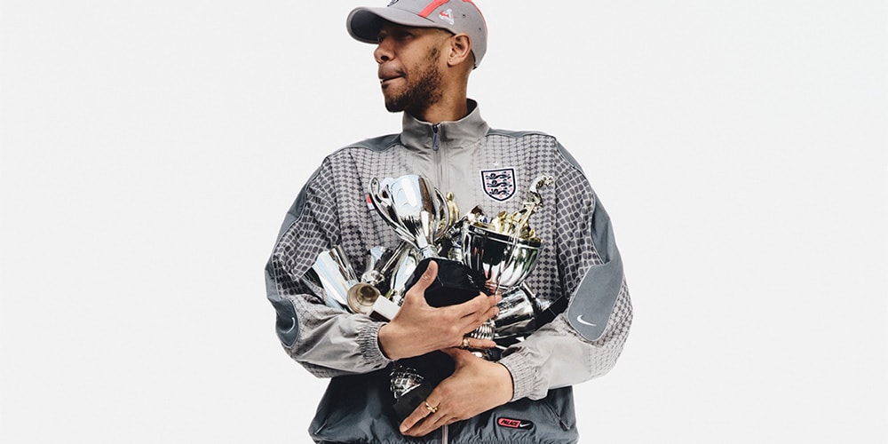 Lihat Koleksi Resmi Palace Skateboards x Nike x England 'Three Lions'