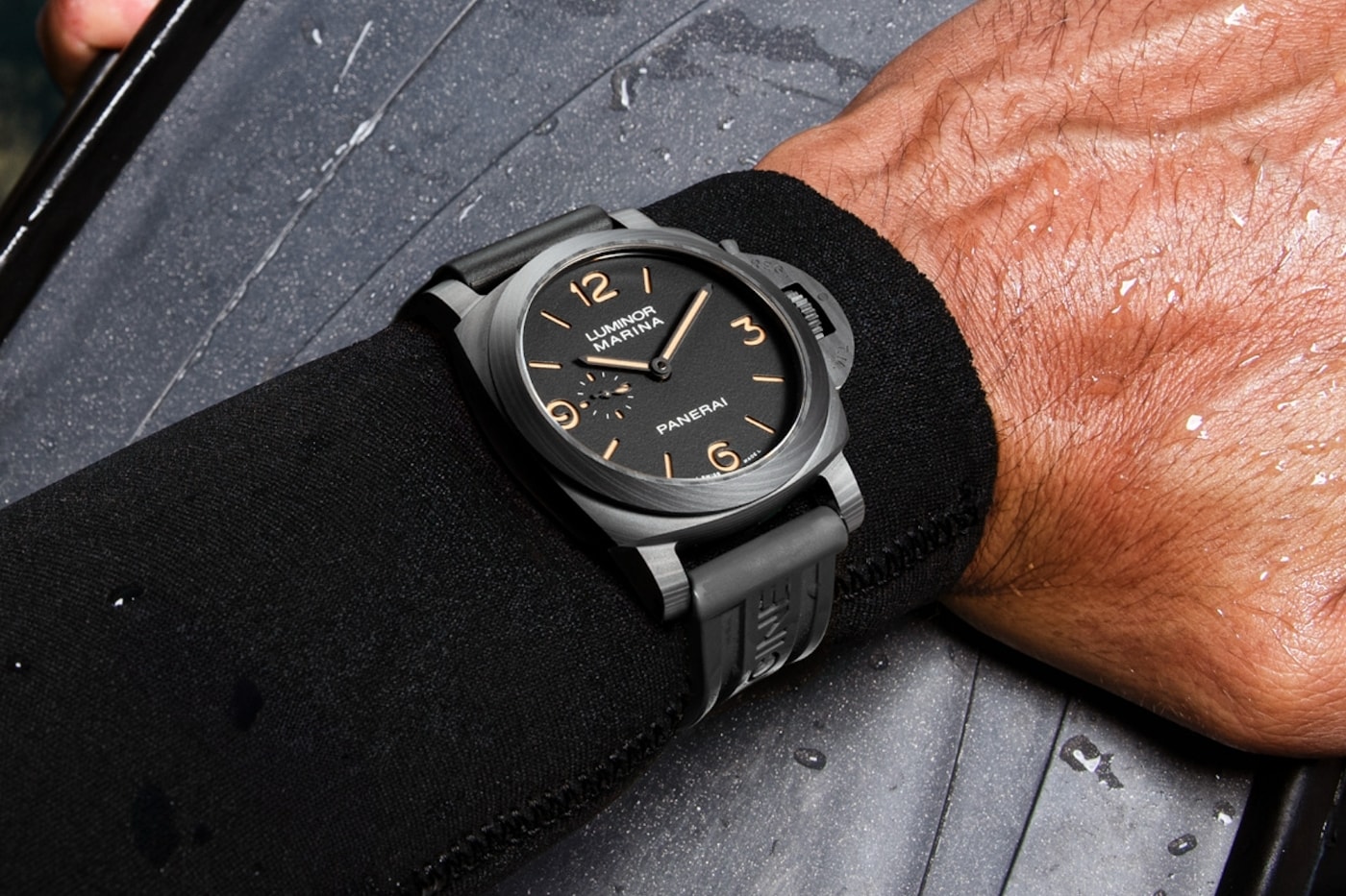 Panerai Luminor Marina PAM01707 Tampil dengan Carbotech™ Berteknologi Tinggi