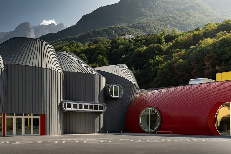 Greg Lynn Meniru Pegunungan dalam Museum Baru Moto Guzzi
