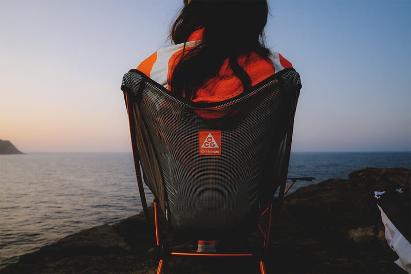 Nike ACG x Helinox Hadirkan Furnitur Kemah Ekstra Ringan dalam Warna Oranye Khasnya