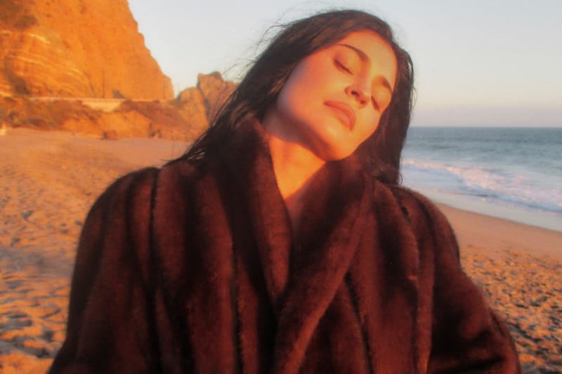 Stella McCartney Rilis Film Pendek yang Dibintangi Kylie Jenner