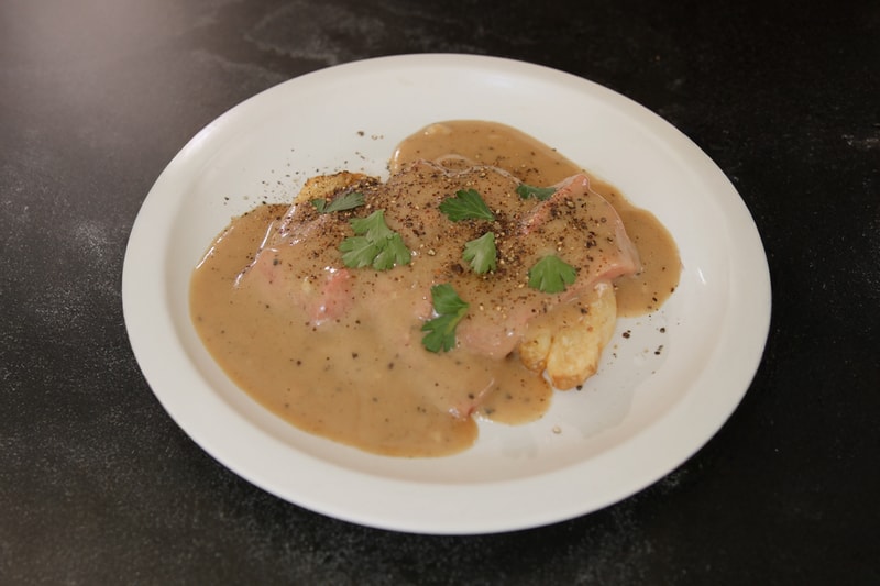 Waves 2: Jeremy Fall cucina le steak frites al microonde