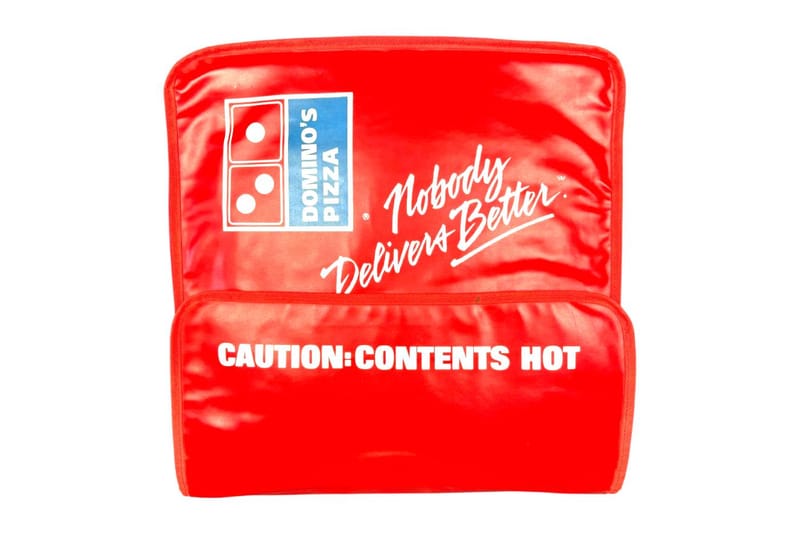 Unified Goods celebra i 40 anni di Domino’s Pizza nel Regno Unito con una collab e pezzi vintage selezionati