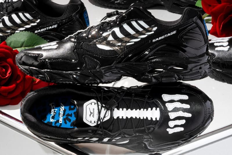 SBTG reinventa le Mizuno Wave Rider 10 con un look scheletrico