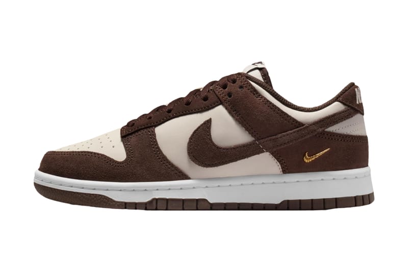 Una mini Swoosh dorata illumina le Nike Dunk Low “Baroque Brown”