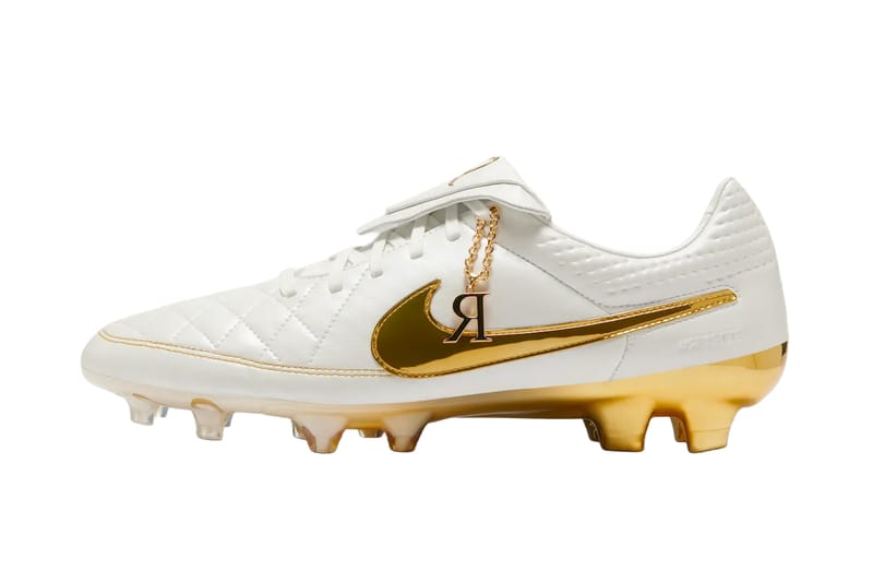 Ronaldinho x Nike Tiempo Legend FG “Touch of Gold” in arrivo quest’anno
