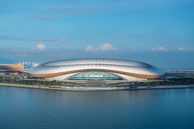 Zaha Hadid Architects completa il nuovo waterfront sports centre di Guangzhou