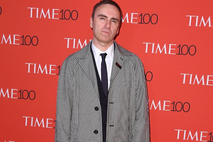 Raf Simons firma una retrospettiva esclusiva e una archive sale imperdibile al DSM Ginza
