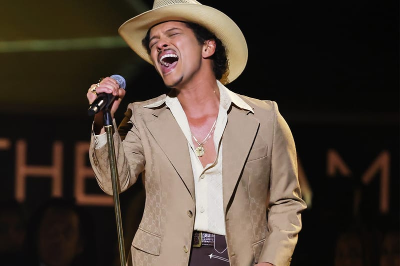 Bruno Mars annuncia le date del tour 2026 “The Romantic Tour”