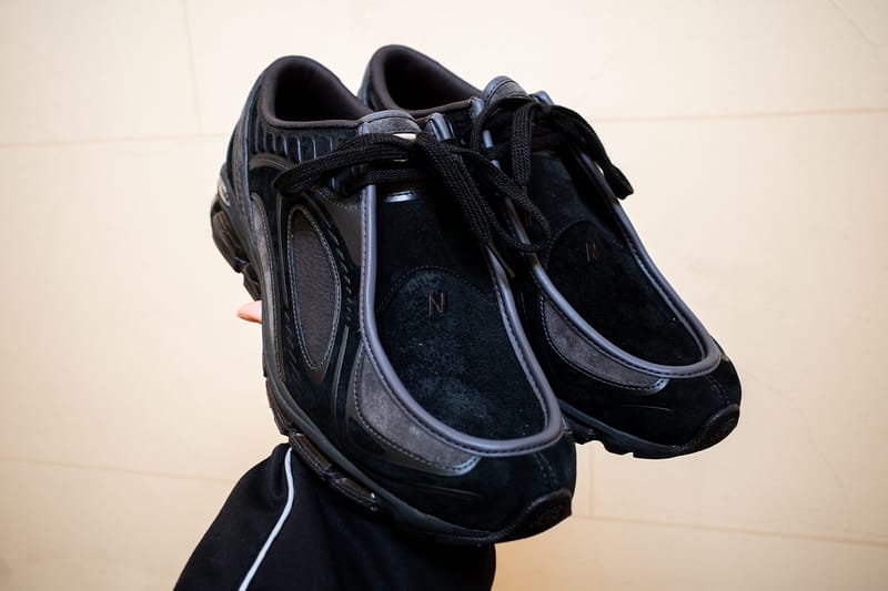 Zoom sulla collaborazione Comme des Garçons HOMME x New Balance U1890A
